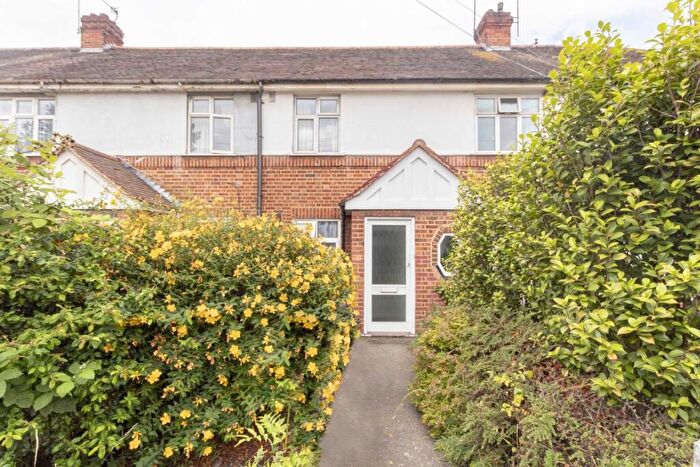2 Bedroom Flat To Rent In Errol Gardens, New Malden, KT3