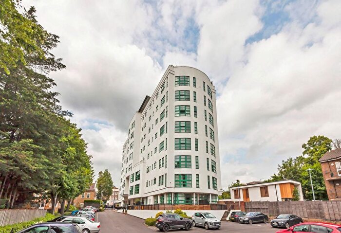 2 Bedroom Flat To Rent In Aitman Drive, Kew Bridge, TW8