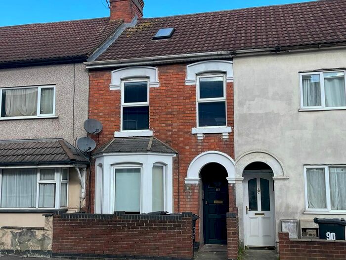 1 Bedroom Flat To Rent In Crombey Street, Swindon, SN1