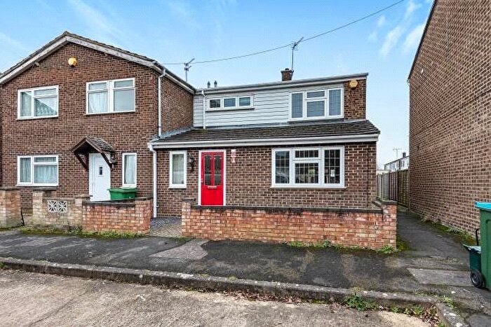 3 Bedroom Semi-detached House To Rent In Grenville Green, Aylesbury, Buckinghamshire, HP21