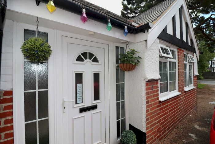 1 Bedroom Flat To Rent In Poulters Lane, Offington, BN14