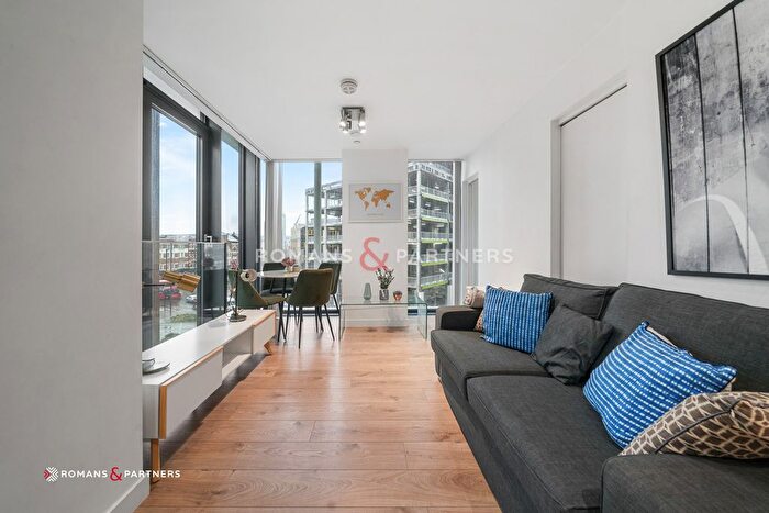 1 Bedroom Flat To Rent In Stratosphere Tower, Stratford, E15