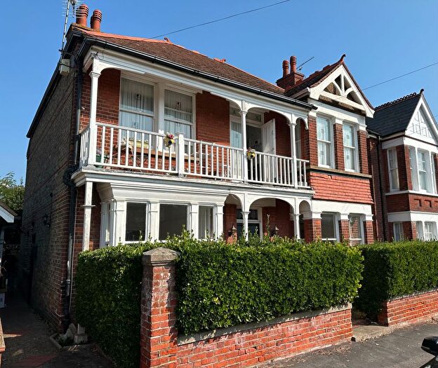 2 Bedroom Flat To Rent In Pierremont Avenue, Broadstairs, CT10