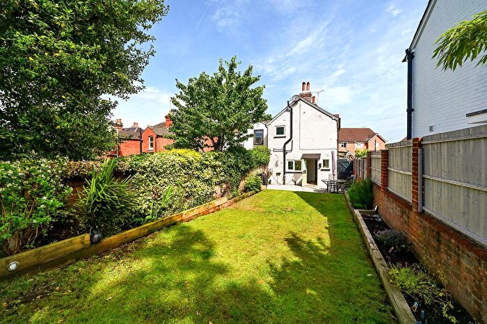 3 Bedroom End Of Terrace House For Sale In Camberley, GU15