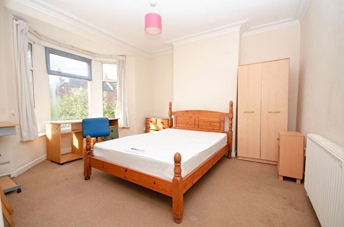 5 Bedroom Terraced House For Sale In Broadlands Road, Southampton, SO17