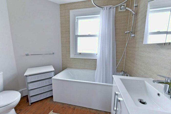 1 Bedroom Flat For Sale In Ramsden Road, Balham, London, SW12