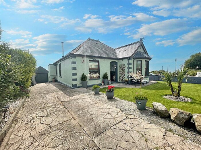 4 Bedroom Detached Bungalow For Sale In Heol Gwermont, Llansaint, Kidwelly, SA17