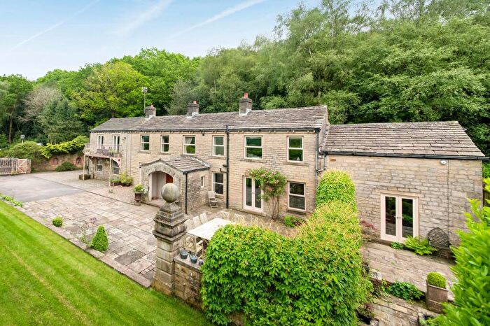 4 Bedroom Detached House For Sale In Bent Ley Road, Meltham, HD9