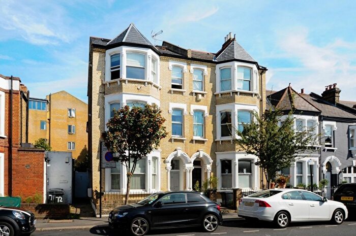 5 Bedroom Flat For Sale In Narbonne Avenue, London, SW4