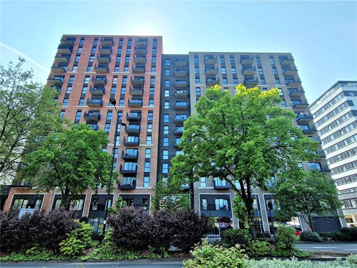 2 Bedroom Apartment For Sale In Victoria Avenue, Southend-on-Sea, Essex, SS2