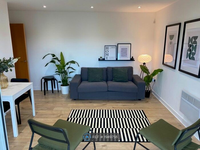 1 Bedroom Flat To Rent In St George's Way, London, SE15
