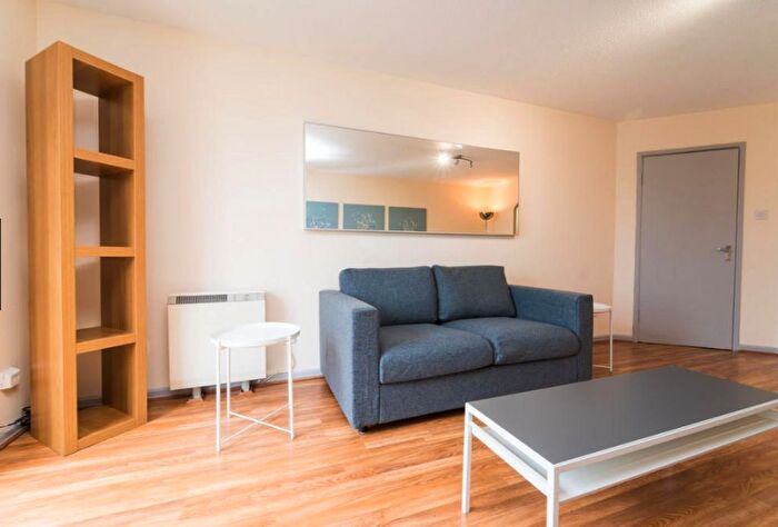 5 Bedroom Flat To Rent In Bed Flat, Available August, SE17