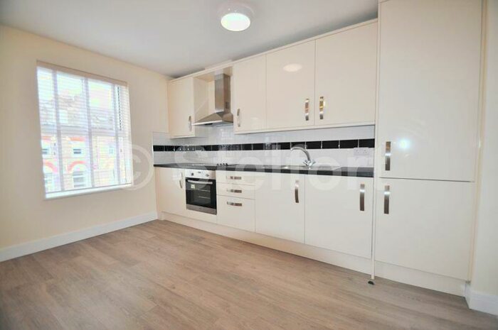 1 Bedroom Flat To Rent In Holloway Road, London, N19