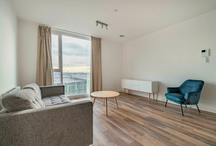 2 Bedroom Flat To Rent In The Wullcomb, Highcross Street, Leicester, LE1