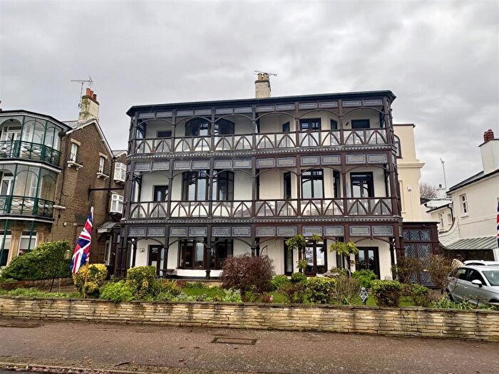 3 Bedroom Apartment To Rent In Clifftown Parade, Southend-On-Sea, SS1