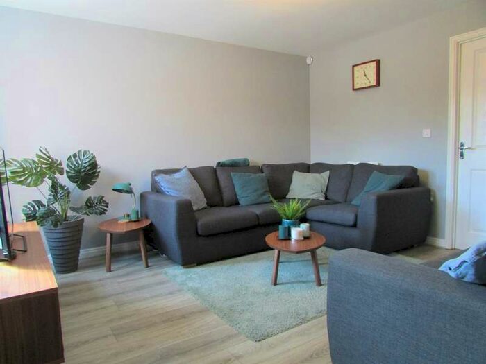 3 Bedroom Semi-Detached House To Rent In Shackleton Avenue, Widnes, WA8