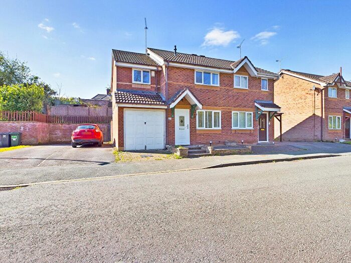 2 Bedroom Semi Detached House To Rent In The Glen, Blacon, Chester, CH1