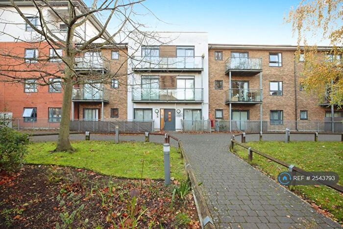 2 Bedroom Flat To Rent In Hither Green Lane, London, SE13