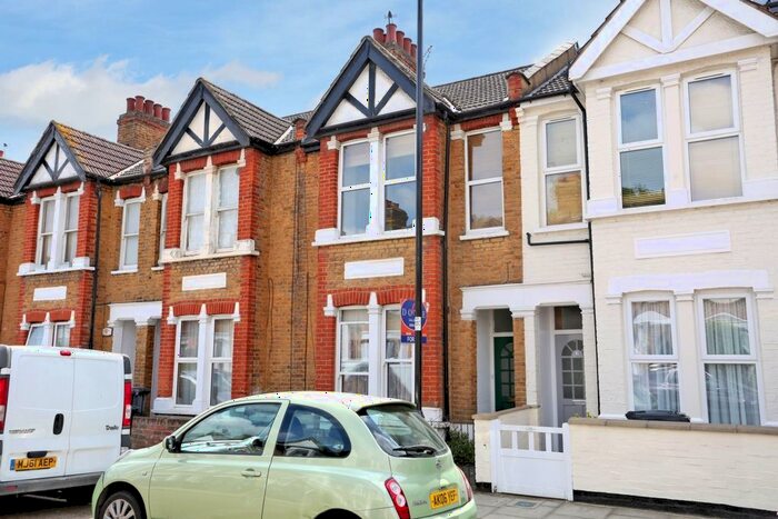 1 Bedroom Flat To Rent In Jessamine Road, Hanwell, W7