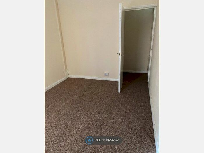 1 Bedroom Flat To Rent In Linnet Lane, Liverpool, L17