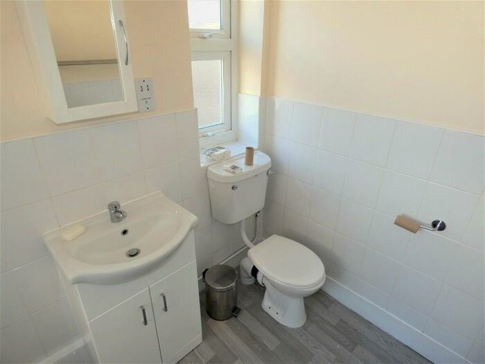 4 Bedroom Terraced House To Rent In Torrens Road, Stratford, London, E15