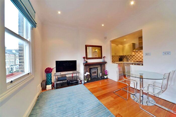 2 Bedroom Apartment For Sale In Denning Road, Hampstead, London, NW3