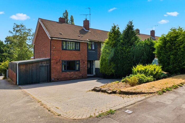 3 Bedroom Semi Detached House For Sale In Cuttholme Road, Chesterfield, S40