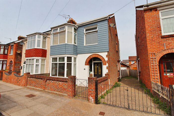 3 Bedroom Semi-Detached House For Sale In Madeira Road, Hilsea, PO2