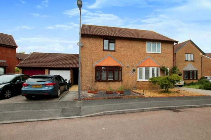 3 Bedroom Semi-Detached House To Rent In Boursland Close, Bradley Stoke, Bristol, BS32