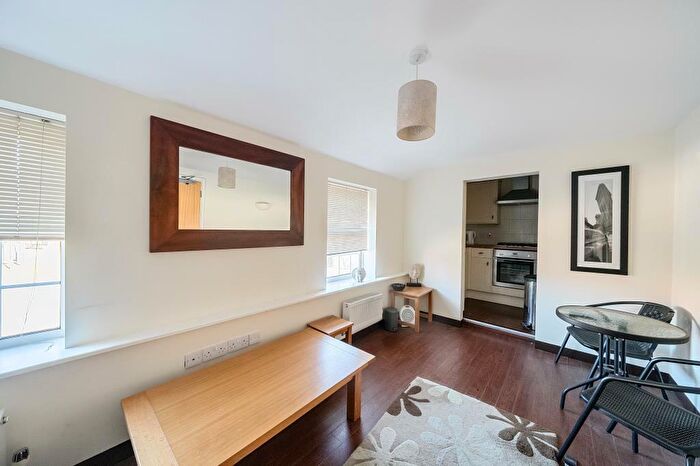 2 Bedroom Apartment To Rent In High Street, Waddesdon, HP18