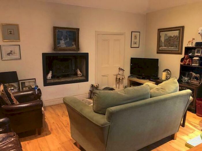 2 Bedroom Flat To Rent In Coach House Flat. Finlaystone Estate, PA14