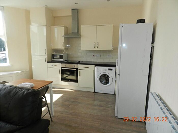 2 Bedroom Flat To Rent In North Road, Gabalfa, Cardiff, CF14