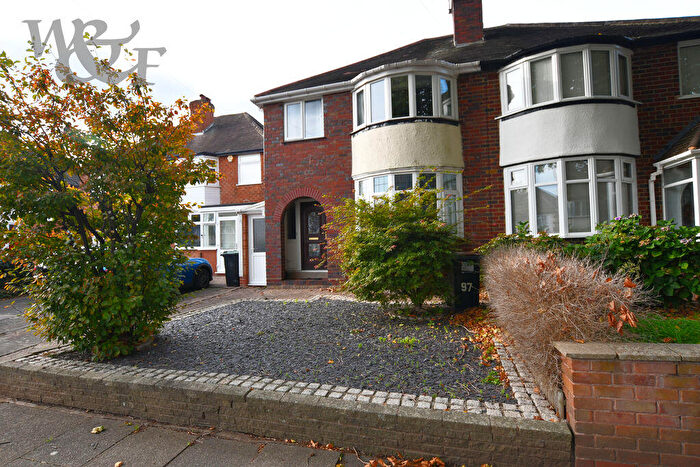3 Bedroom Semi Detached House For Sale In Dunvegan Road, Birmingham, B24