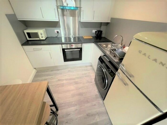 1 Bedroom Apartment To Rent In Mountbatten Close, Ashton-On-Ribble, PR2