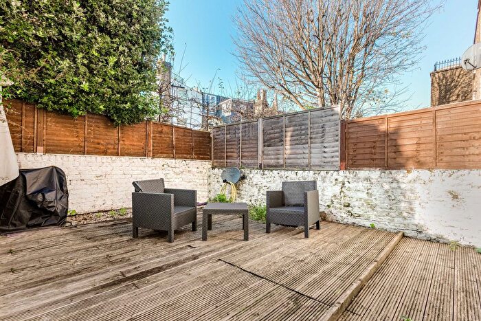 2 Bedroom Flat To Rent In Mirabel Road, Fulham, SW6