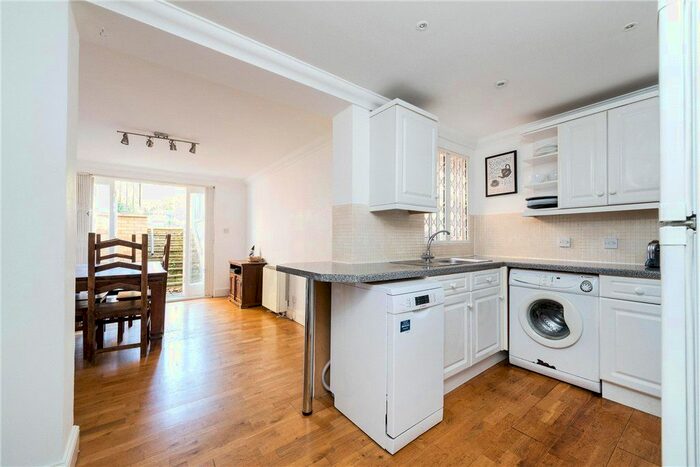 3 Bedroom Property To Rent In Trafalgar Avenue, London, SE15