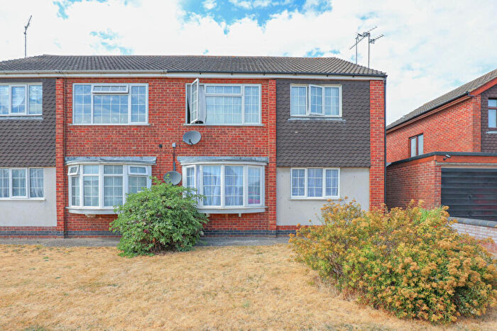 2 Bedroom Maisonette To Rent In Park Lane, Northampton, NN5