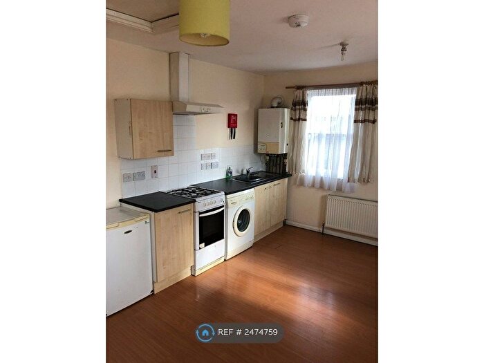 1 Bedroom Flat To Rent In Wellington Street, Luton, LU1