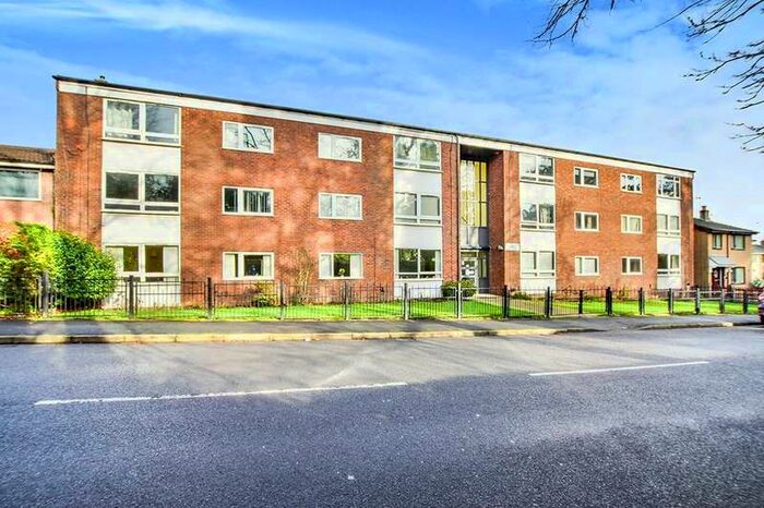 1 Bedroom Apartment To Rent In Westminster Road, Macclesfield, Cheshire, SK10