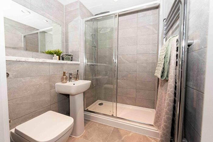 2 Bedroom Apartment To Rent In Cross Lane, Manchester, Greater Manchester, M5