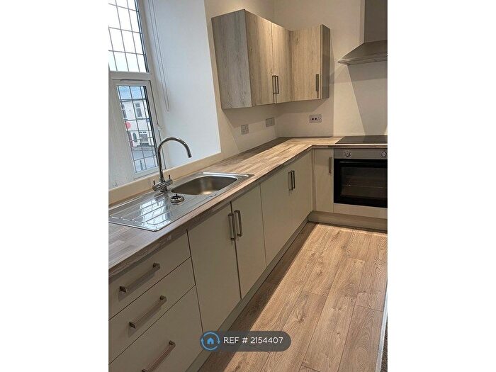 1 Bedroom Flat To Rent In St George's Lodge, Stalybridge, SK15