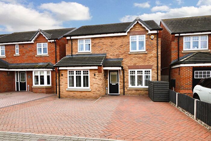 4 Bedroom Detached House For Sale In Heatherfields Crescent, New Rossington, Doncaster, DN11