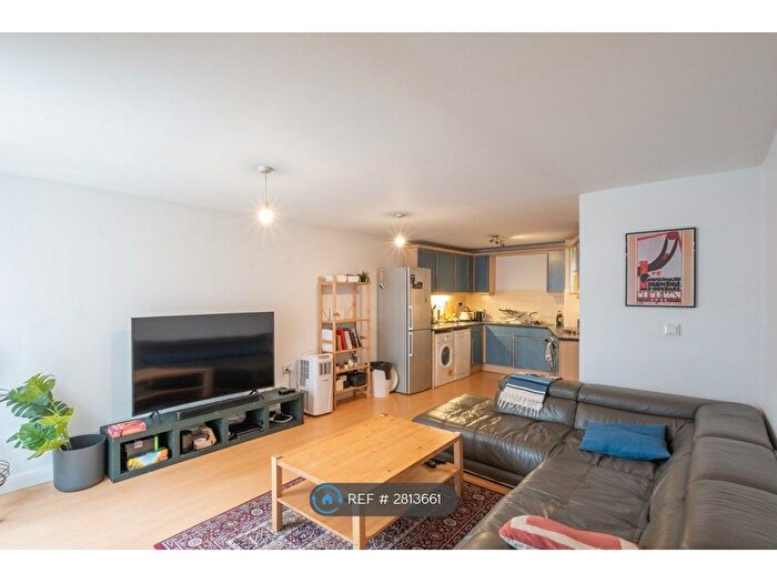 2 Bedroom Flat To Rent In Turin Street, London, E2