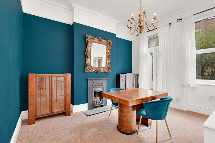 1 Bedroom Flat To Rent In Fairholme Road, London, W14
