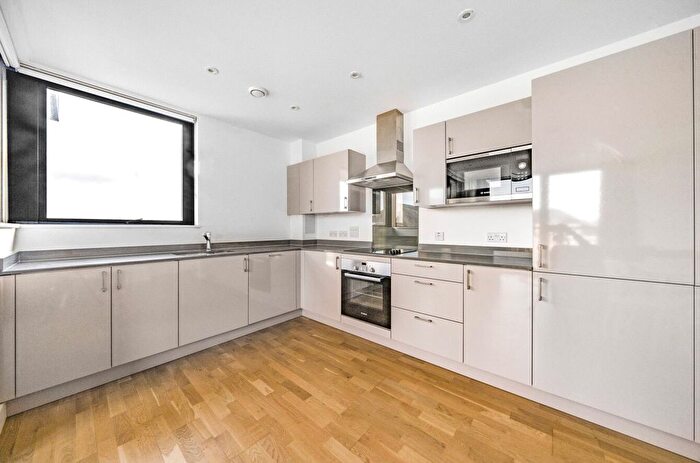 2 Bedroom Flat To Rent In Burgess Springs, Chelmsford, CM1