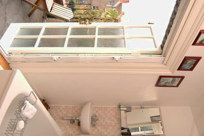 1 Bedroom Flat To Rent In Ongar Road, West Brompton, London, SW6