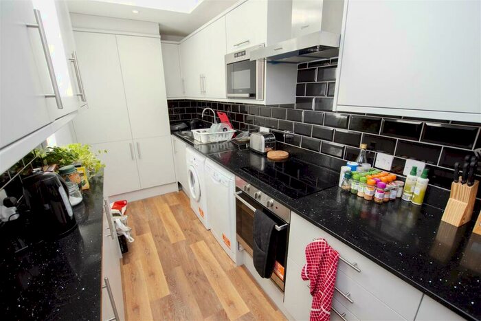 6 Bedroom House To Rent In Hubert Road, Birmingham, B29