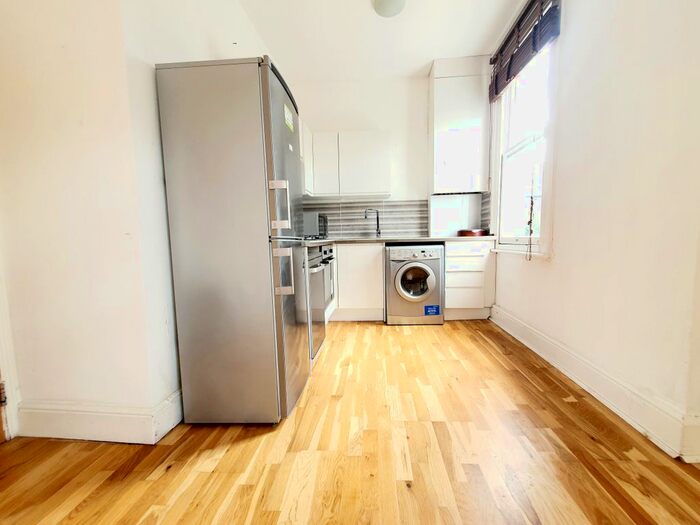 2 Bedroom Flat To Rent In Bartholomew Road, London, NW5