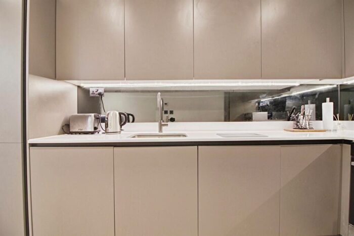 1 Bedroom Apartment For Sale In Stonehills, Welwyn Garden City, AL8