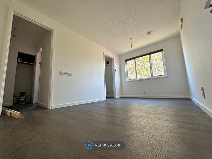 Studio To Rent In Norbrek, Two Mile Ash, Milton Keynes, MK8